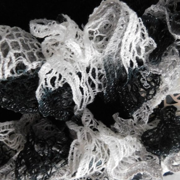 (2fo20$) white ,black ,scarf for women - Picture 2 of 2